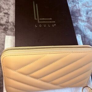 🆕 Loulu Cream Quilted Women's Wallet